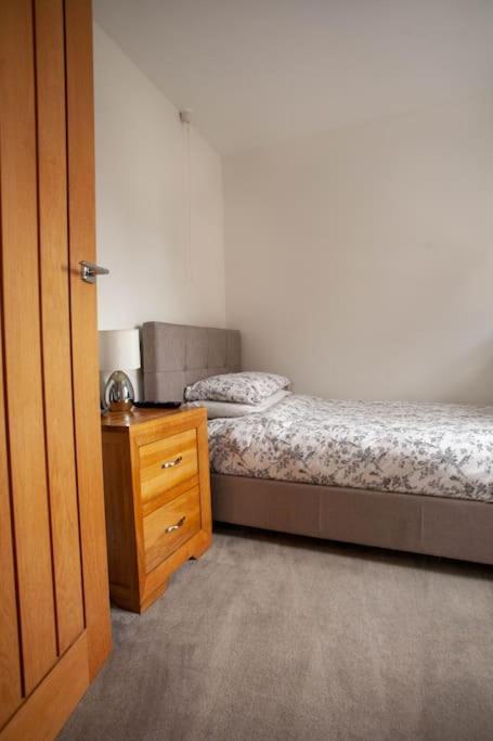 Holiday home Three Bedroom House, Driveway, Centre *