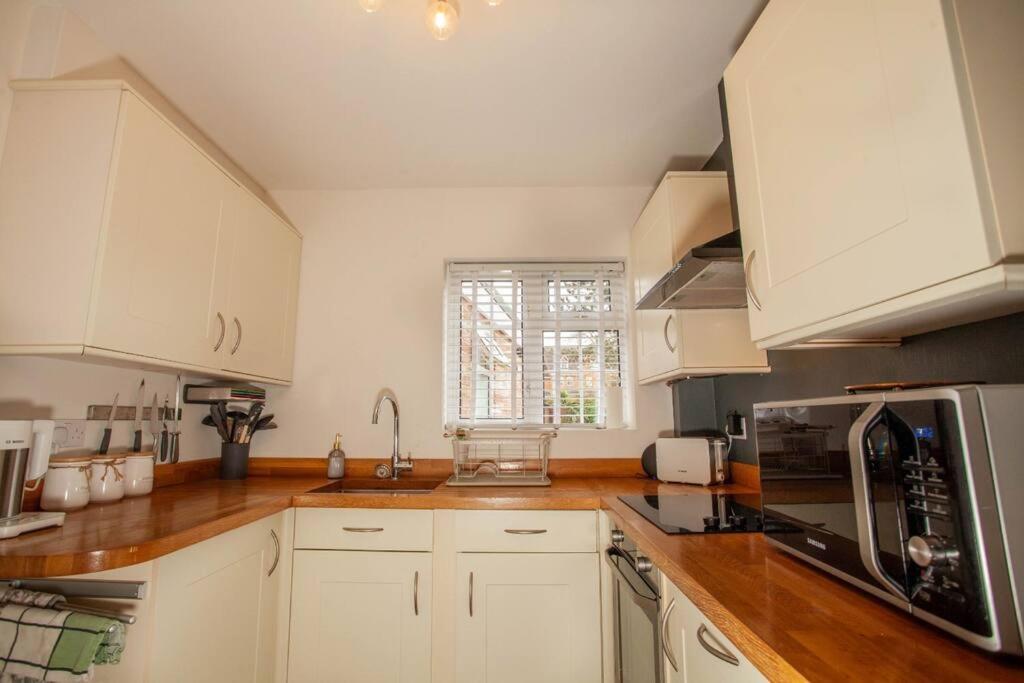 Holiday home Three Bedroom House, Driveway, Centre