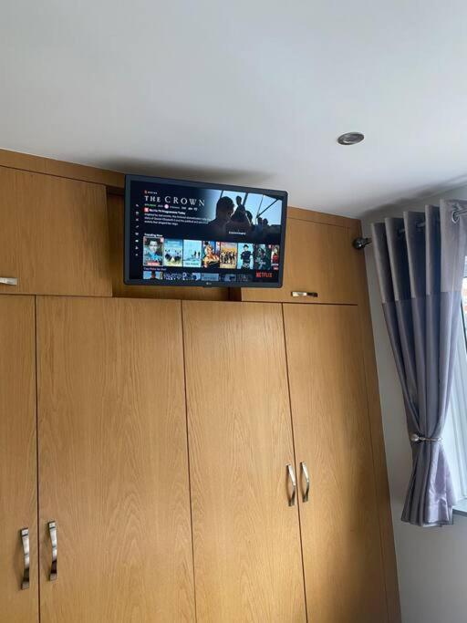 Three Bedroom House, Driveway, Centre