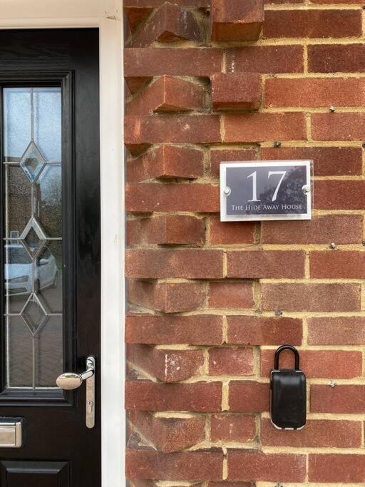 Three Bedroom House, Driveway, Centre Bracknell