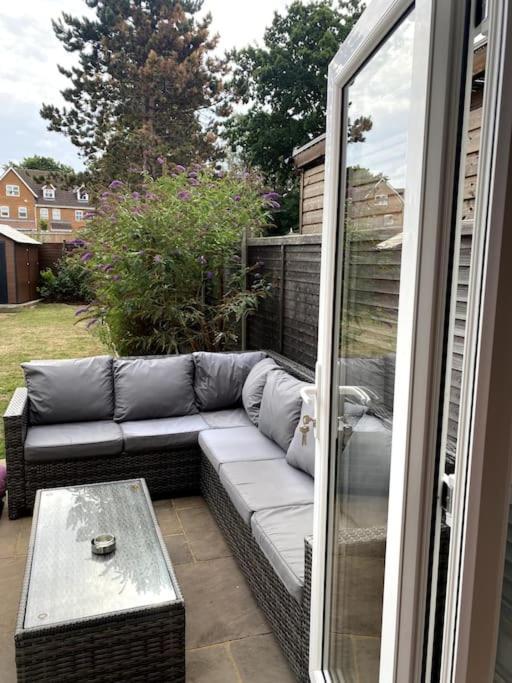 Three Bedroom House, Driveway, Centre * Bracknell